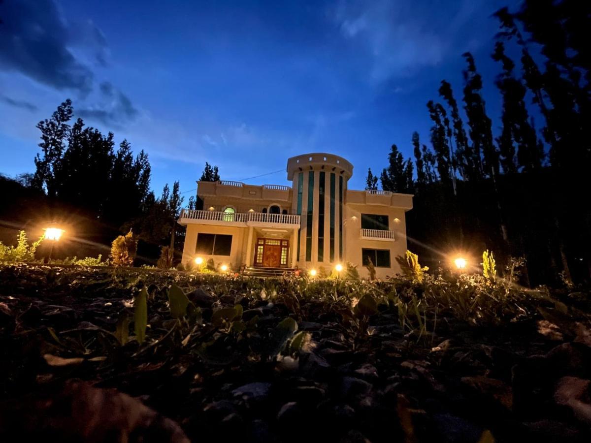 Skardu Saraye Hotel & Resort Eksteriør billede