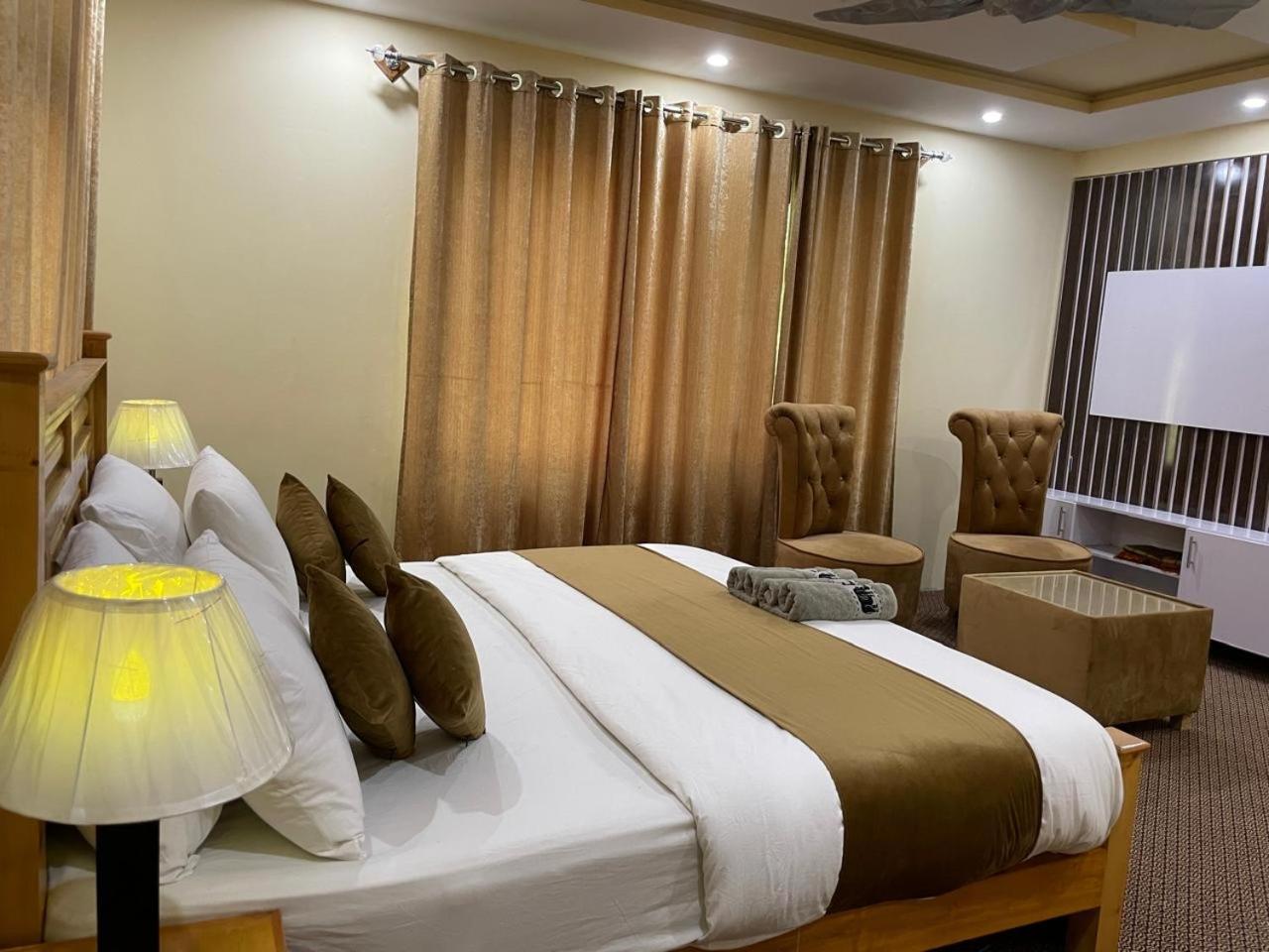 Skardu Saraye Hotel & Resort Eksteriør billede